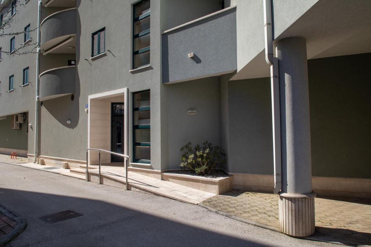 Luxury Green Beach Apartment Makarska Exterior photo